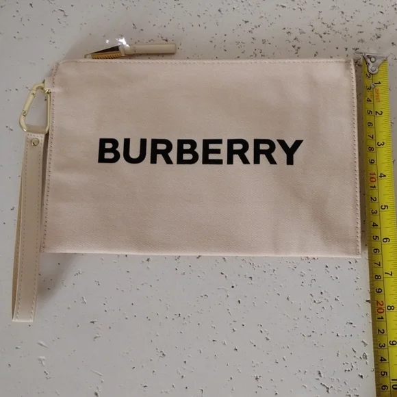 Burberry wristlet - Picture 5 of 16
